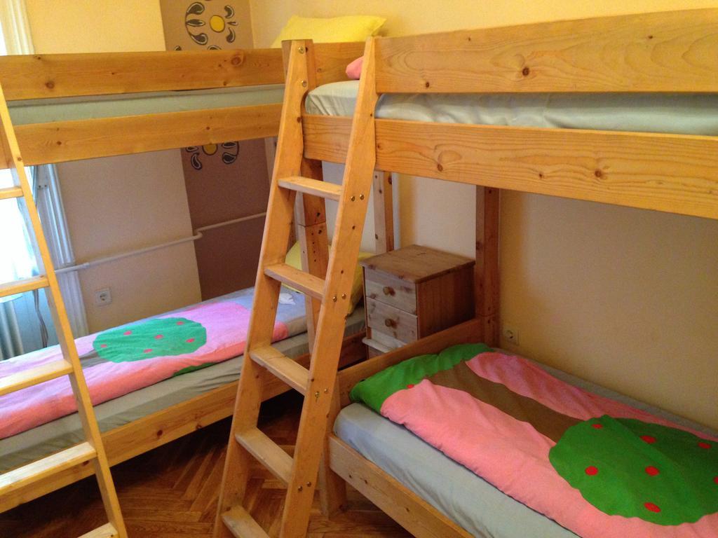 Yolo Hostelブダペスト 部屋 写真
