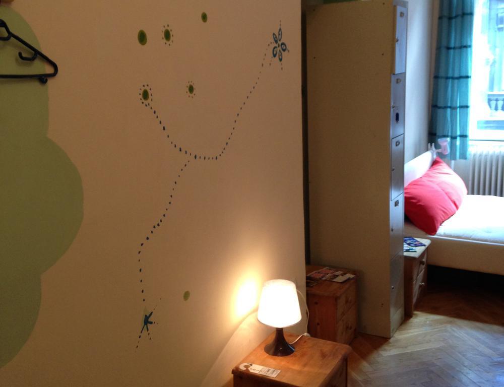 Yolo Hostelブダペスト 部屋 写真