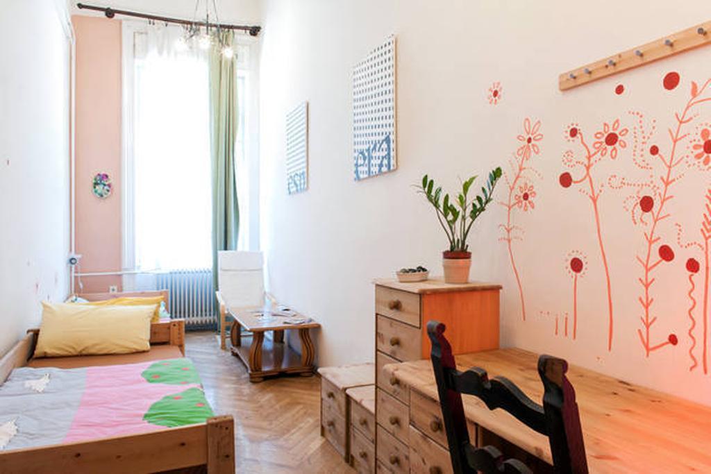 Yolo Hostelブダペスト エクステリア 写真